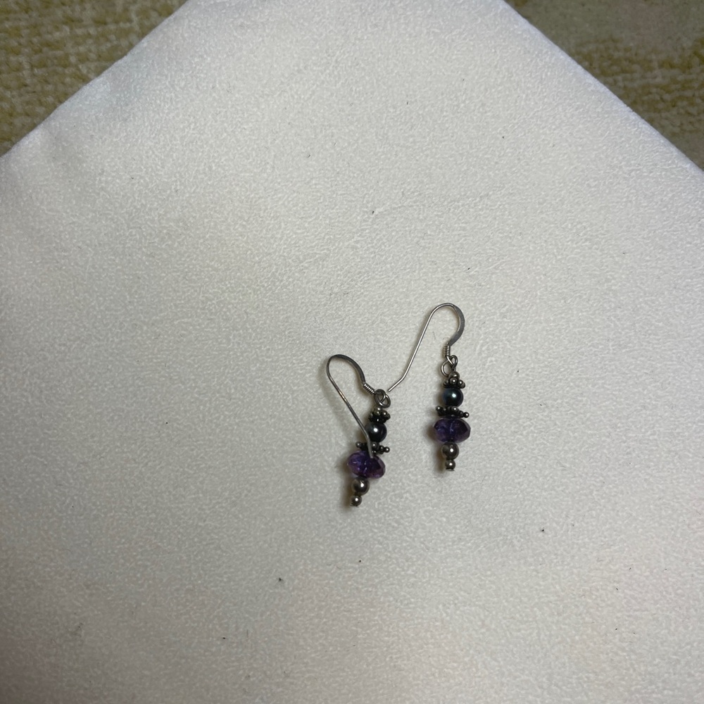 NWOT Beaded hanging earrings, never worn! Purple and silver dangly earrings